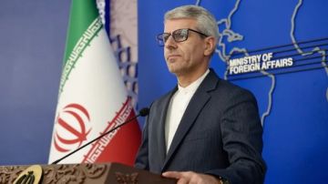 إيران ترد على أستراليا بخفض التمثيل الدبلوماسي وتصف اتهامات معاداة السامية بالواهية إيران ترد على أستراليا بخفض التمثيل الدبلوماسي وتصف اتهامات معاداة السامية بالواهية