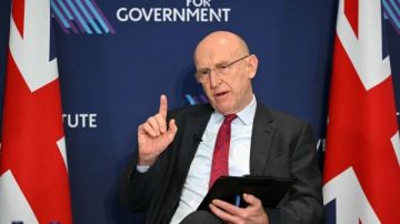 بريطانيا تخصص مليار جنيه من فوائد الأصول الروسية المجمدة لتعزيز الدعم العسكري لأوكرانيا بريطانيا تخصص مليار جنيه من فوائد الأصول الروسية المجمدة لتعزيز الدعم العسكري لأوكرانيا