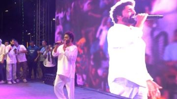 حميد الشاعري يفاجئ جمهوره في سعادتنا في ذكرياتنا بحفل استثنائي حميد الشاعري يفاجئ جمهوره في سعادتنا في ذكرياتنا بحفل استثنائي