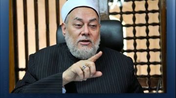 علي جمعة : سائر الأمم تلاعبت بتراث أنبيائها إلا أمة النبي علي جمعة : سائر الأمم تلاعبت بتراث أنبيائها إلا أمة النبي