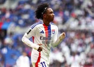 تقرير يكشف سر فشل انتقال فوفانا إلى مانشستر يونايتد تقرير يكشف سر فشل انتقال فوفانا إلى مانشستر يونايتد