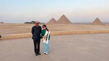 رئيس سنغافورة وحرمه في ضيافة المتحف المصري الكبير وأهرامات الجيزة