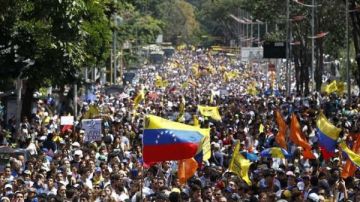 فنزويلا تتهم أمريكا بإنتهاك القوانين الدولية بشن حرب على البلاد وسيادتها