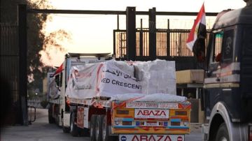 قافلة زاد العزة تصل غزة محملة بالأدوية والأغذية وسط تصاعد العدوان