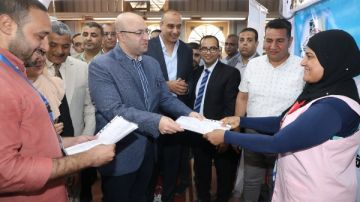 محافظ بني سويف يدشن أول وحدة إنتاجية من الصم والبكم داخل مصنع الشركة السويسرية محافظ بني سويف يدشن أول وحدة إنتاجية من الصم والبكم داخل مصنع الشركة السويسرية