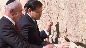 وزير الخارجية الأمريكي يتعهد بتقدم دعما ثابتا لإسرائيل لتحقيق أهدافها في غزة وزير الخارجية الأمريكي يتعهد بتقدم دعما ثابتا لإسرائيل لتحقيق أهدافها في غزة