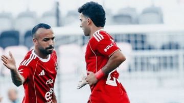 الأهلي يستعيد أفشة وزيزو قبل القمة المرتقبة أمام الزمالك