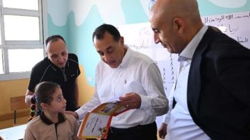 رئيس الوزراء يتفقد مدرسة الشهيد سامح طاحون الابتدائية بقرية شما بالمنوفية