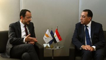 رئيس الوزراء يلتقي الرئيس القبرصي بمقر الأمم المتحدة بنيويورك رئيس الوزراء يلتقي الرئيس القبرصي بمقر الأمم المتحدة بنيويورك