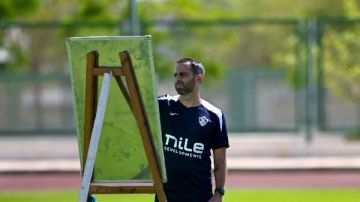 محاضرة فنية من فيريرا للاعبي الزمالك قبل مواجهة الجونة في الدوري محاضرة فنية من فيريرا للاعبي الزمالك قبل مواجهة الجونة في الدوري