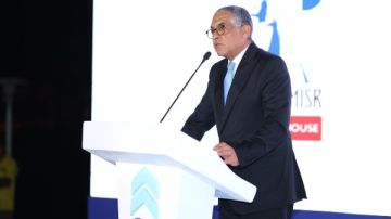 حسام هيبة: قانون الشركات الجديد ينص على إنجاز جميع الموافقات في نفس مدة الرخصة الذهبية حسام هيبة: قانون الشركات الجديد ينص على إنجاز جميع الموافقات في نفس مدة الرخصة الذهبية