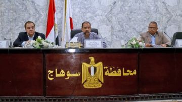 محافظ سوهاج يستعرض تقارير اللجان الفرعية لحصر مباني الإيجار القديم تمهيدا لتطبيق القانون الجديد محافظ سوهاج يستعرض تقارير اللجان الفرعية لحصر مباني الإيجار القديم تمهيدا لتطبيق القانون الجديد