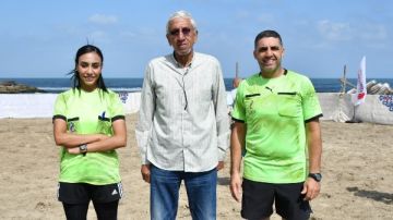 نموذج للمشاركة النسائية في تحكيم قدم الشاطئية.. اتحاد الشركات يشيد بـ نادين 