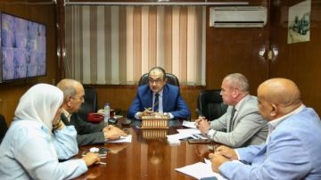 وزير قطاع الأعمال العام يقوم بزيارة مفاجئة لشركة السد العالي للمشروعات الكهربائية والصناعية