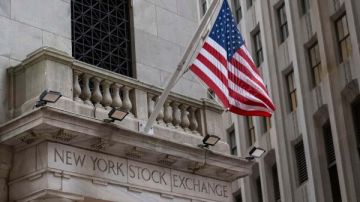 استقرار العقود الآجلة لمؤشرات الأسهم الأمريكية بعد تراجع إس آند بي 500 عن مستوى قياسي استقرار العقود الآجلة لمؤشرات الأسهم الأمريكية بعد تراجع إس آند بي 500 عن مستوى قياسي