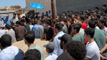 الكل حزين.. تشييع جنازة أب وابنه رحلا في حادث أليم بكفر الشيخ صور