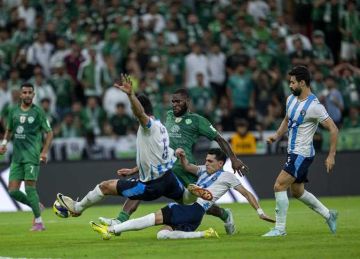 رئيس الأهلي السابق يهاجم رابطة الدوري السعودي بعد الهزيمة من بيراميدز