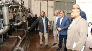 وزير الإنتاج الحربي يتفقد شركة أبو زعبل للكيماويات المتخصصة