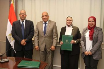 الدكتور محمود عصمت: توجه استراتيجي بدعم وتعزيز مشروعات الربط الكهربائي والتكامل مع شبكات الدول المجاورة الدكتور محمود عصمت: توجه استراتيجي بدعم وتعزيز مشروعات الربط الكهربائي والتكامل مع شبكات الدول المجاورة