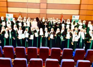 وزير الأوقاف يكرم واعظات المجموعة الثالثة في ختام دورة التوعية بقضية الغرم بالتعاون مع مصر الخير وزير الأوقاف يكرم واعظات المجموعة الثالثة في ختام دورة التوعية بقضية الغرم بالتعاون مع مصر الخير