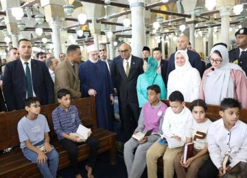 رئيس سنغافورة وقرينته يزوران الجامع الأزهر ويطلعان على أبرز معالمه التاريخية وأنشطته العلمية (صور) رئيس سنغافورة وقرينته يزوران الجامع الأزهر ويطلعان على أبرز معالمه التاريخية وأنشطته العلمية (صور)