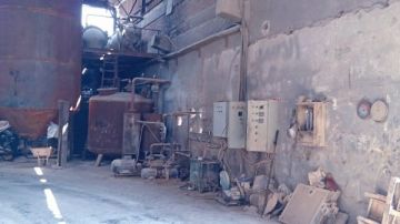 ضبط مصنع لإعادة تدوير زيوت السيارات المستعملة بدون ترخيص في الشرقية ضبط مصنع لإعادة تدوير زيوت السيارات المستعملة بدون ترخيص في الشرقية