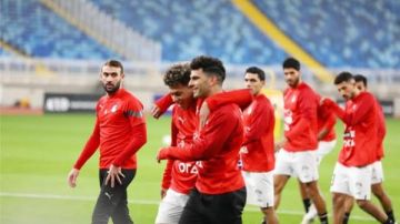 هشام حنفي: حسام البدري الأقرب لقيادة الأهلي.. وغياب عاشور وزيزو مؤثر أمام سيراميكا هشام حنفي: حسام البدري الأقرب لقيادة الأهلي.. وغياب عاشور وزيزو مؤثر أمام سيراميكا