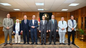 رئيس جامعة أسيوط يترأس اجتماع لجنة الوظائف القيادية لاختيار مدير عام نظم المعلومات والتحول الرقمي وأمين كلية الخدمة الاجتماعية