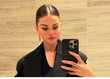 عصرية وملفتة للنظر.. خبير يكشف أحدث تصميمات أظافر المغنية الأمريكية سيلينا جوميز