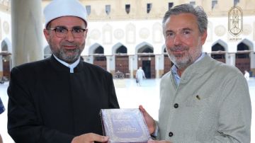 من صحنه العامر.. السفير الإيطالي يشيد بالأنشطة العلمية والدعوية للجامع الأزهر