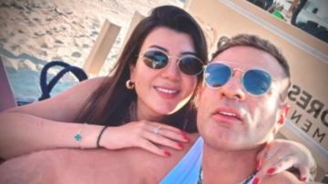 أحلي 13 سنة في حياتي.. محمد نور يحتفل بعيد زواجه