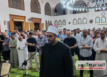 أهالي بورسعيد يؤدون صلاة الخسوف في 26 مسجدا بمختلف الأحياء (فيديو) أهالي بورسعيد يؤدون صلاة الخسوف في 26 مسجدا بمختلف الأحياء (فيديو)