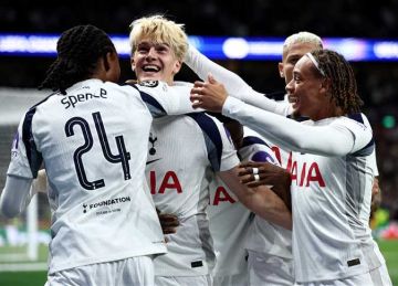 التعادل يحسم مباراة برايتون ضد توتنهام وليدز يهزم وولفرهامبتون في الدوري الإنجليزي