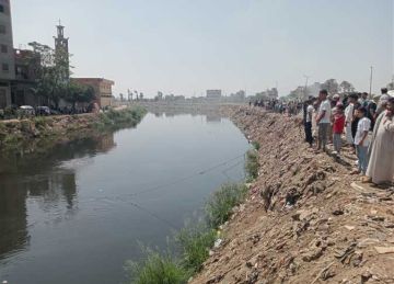 انتشال الضحية الرابعة في حادث سقوط سيارة بمصرف بلبيس (فيديو)