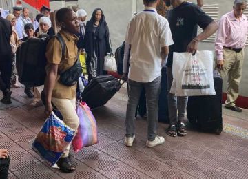 انطلاق القطار الـ 13 للعودة الطوعية للسودانيين من محطة مصر (صور) انطلاق القطار الـ 13 للعودة الطوعية للسودانيين من محطة مصر (صور)