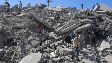 جيش الاحتلال يواصل تدمير غزة.. ووزير إسرائيلي يعتبرها ثروة عقارية قابلة للاستثمار صور جيش الاحتلال يواصل تدمير غزة.. ووزير إسرائيلي يعتبرها ثروة عقارية قابلة للاستثمار صور