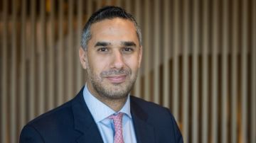 حمزة الأسد أول مصري مديرا لـ البنك الأوروبي لإعادة الإعمار في نيجيريا حمزة الأسد أول مصري مديرا لـ البنك الأوروبي لإعادة الإعمار في نيجيريا