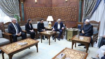 شيخ الأزهر لوفد الشركة المتحدة: مستعدون للتعاون في إعداد برامج لربط الشباب بكتاب الله.. صور