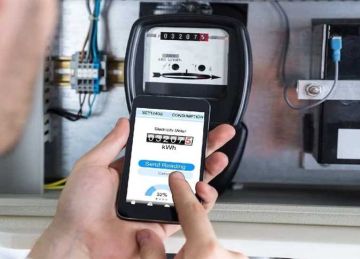 معركة على باب الشقة.. عداد الكهرباء يشعل نزاع الملاك والمستأجرين ومصدر يكشف التفاصيل