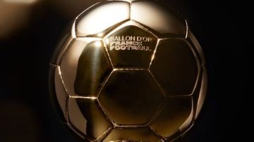 موعد حفل الكرة الذهبية 2025.. شوبير يكشف