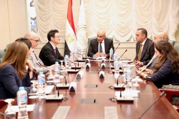 وزير التعليم و سبريكس اليابانية يستعرض إطلاق منصة كويرو لتدريس البرمجة والذكاء الاصطناعي 