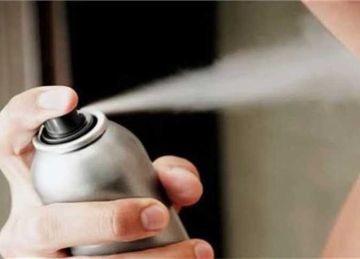  أخطاء شائعة في استخدام مزيل العرق وخبراء يكشفون الطريقة الصحيحة لاستخدامه