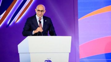 قرار عاجل بشأن معلمي مادة البرمجة والذكاء الاصطناعي المقررة على أولى ثانوي قرار عاجل بشأن معلمي مادة البرمجة والذكاء الاصطناعي المقررة على أولى ثانوي