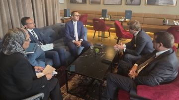 وزير الاستثمار والتجارة الخارجية يلتقى المدير الإقليمي لشركة ديمي البلجيكية العاملة في مجالات التكريك والإنشاءات البحرية وزير الاستثمار والتجارة الخارجية يلتقى المدير الإقليمي لشركة ديمي البلجيكية العاملة في مجالات التكريك والإنشاءات البحرية