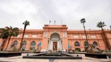 تعادل 3 ونصف مليون جنيه.. خبير أثري يكشف ماجأة عن أزمة سرقة أسورة الملك بسوسنس الأول