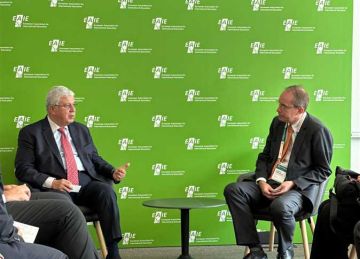  عاشور يبحث مع قيادات المؤسسة السويدية لتدويل التعليم تعزيز التعاون الأكاديمي والعلمي