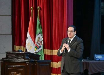 لجهودهم غير المعتادة وأدائهم المتميز.. رئيس جامعة القاهرة يعلن صرف 2000 جنيه مكافأة لجميع العاملين لجهودهم غير المعتادة وأدائهم المتميز.. رئيس جامعة القاهرة يعلن صرف 2000 جنيه مكافأة لجميع العاملين