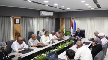 محافظ أسوان: طفرة بمنظومة التأمين الصحي الشامل ومشروعات حياة كريمة وجذب استثمارات كثيفة العمالة محافظ أسوان: طفرة بمنظومة التأمين الصحي الشامل ومشروعات حياة كريمة وجذب استثمارات كثيفة العمالة