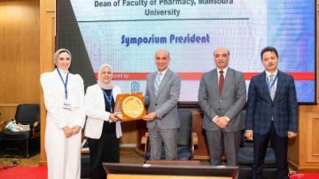 غنيم رئيسا شرفيا للمؤتمر الثالث للمناعة والطب التجديدي بـ صيدلة المنصورة غنيم رئيسا شرفيا للمؤتمر الثالث للمناعة والطب التجديدي بـ صيدلة المنصورة