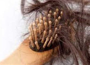  الحقي نفسك .. خدع بسيطة تحمي شعرك من التساقط في الخريف